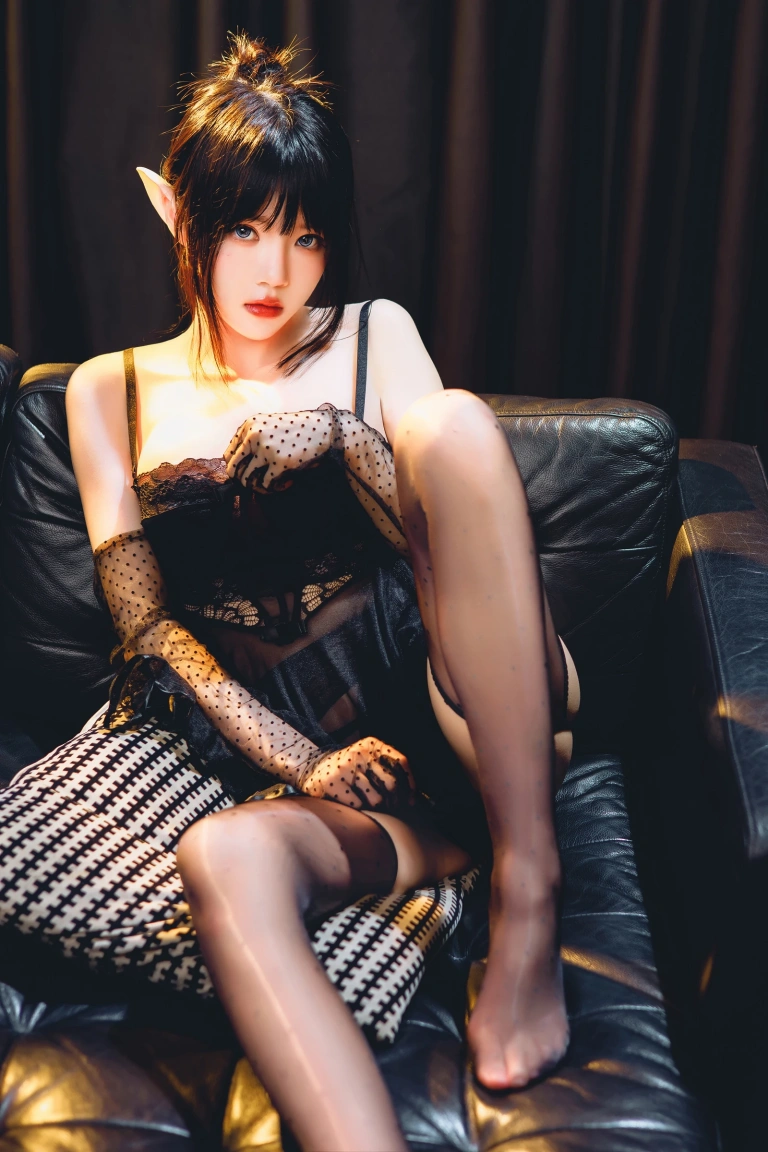 桜桃喵《夜纱》主题写真：43张全套美图