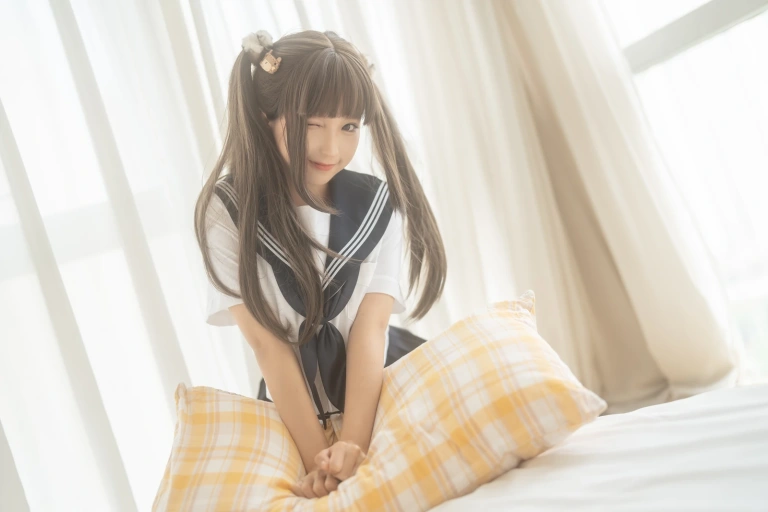蠢沫沫《被窝JK》主题写真：15张全套美图，含1个视频