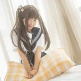 蠢沫沫《被窝JK》主题写真：15张全套美图，含1个视频