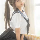 蠢沫沫《被窝JK》主题写真：15张全套美图，含1个视频