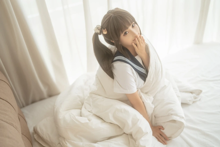 蠢沫沫《被窝JK》主题写真：15张全套美图，含1个视频