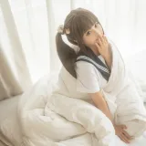 蠢沫沫《被窝JK》主题写真：15张全套美图，含1个视频
