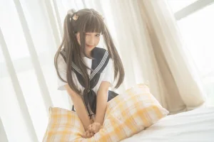 蠢沫沫《被窝JK》主题写真：15张全套美图，含1个视频
