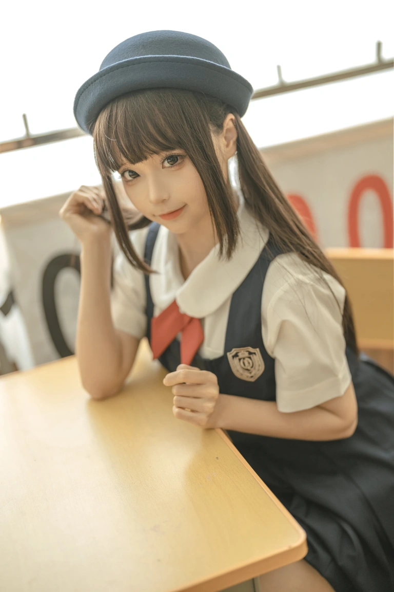 蠢沫沫《小学妹》主题写真：30张全套美图