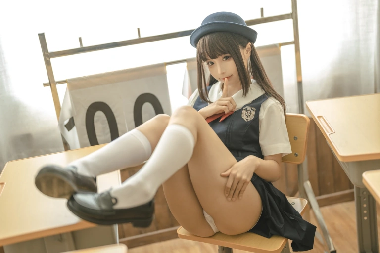 蠢沫沫《小学妹》主题写真：30张全套美图