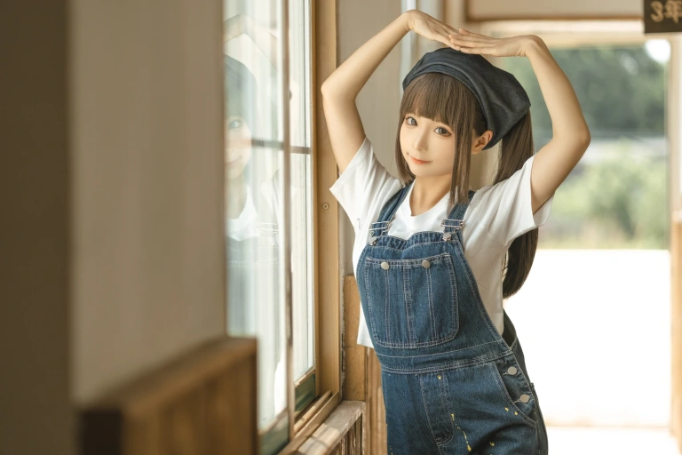 蠢沫沫《小画家》主题写真：110张全套美图