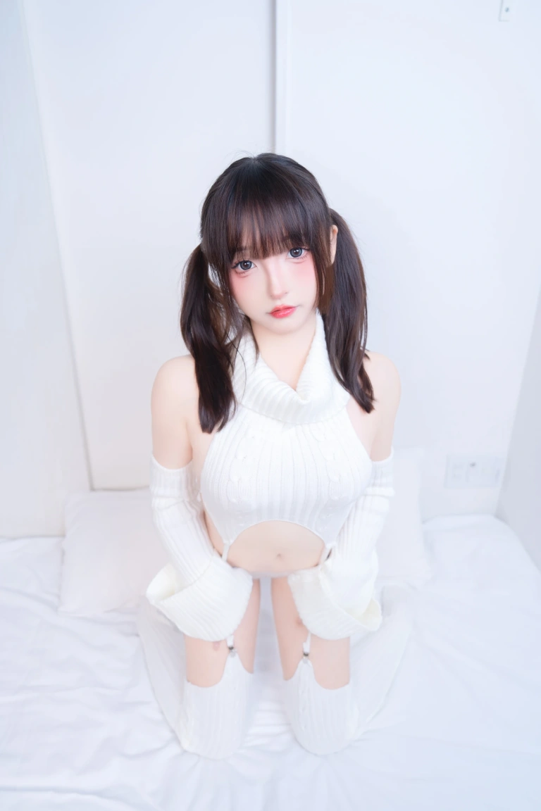 神楽坂真冬《第五季 序号36：《斩男毛衣》》主题写真：75张全套美图，含2个视频