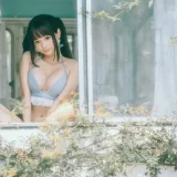 蠢沫沫《大巴车》主题写真：130张全套美图