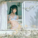 蠢沫沫《大巴车》主题写真：130张全套美图