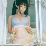 蠢沫沫《大巴车》主题写真：130张全套美图