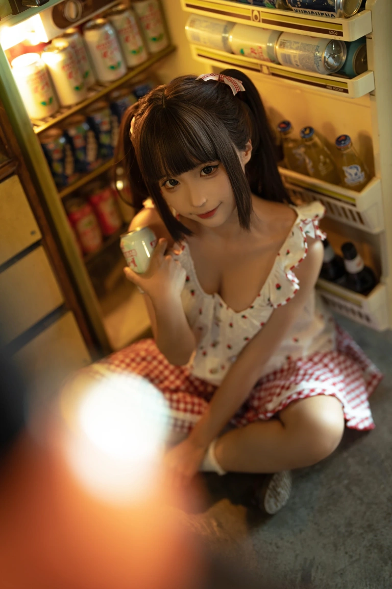 蠢沫沫《红格子》主题写真：118张全套美图