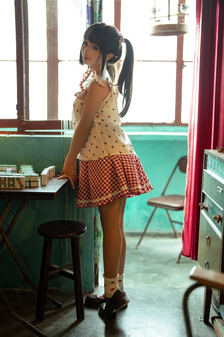 蠢沫沫《红格子》主题写真：118张全套美图