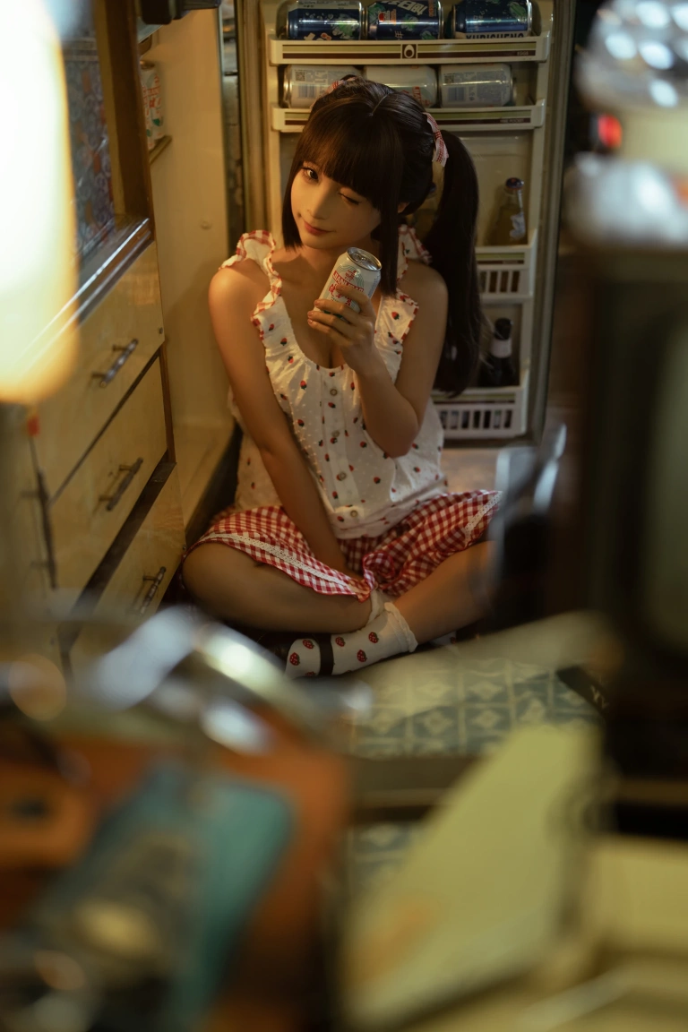 蠢沫沫《红格子》主题写真：118张全套美图