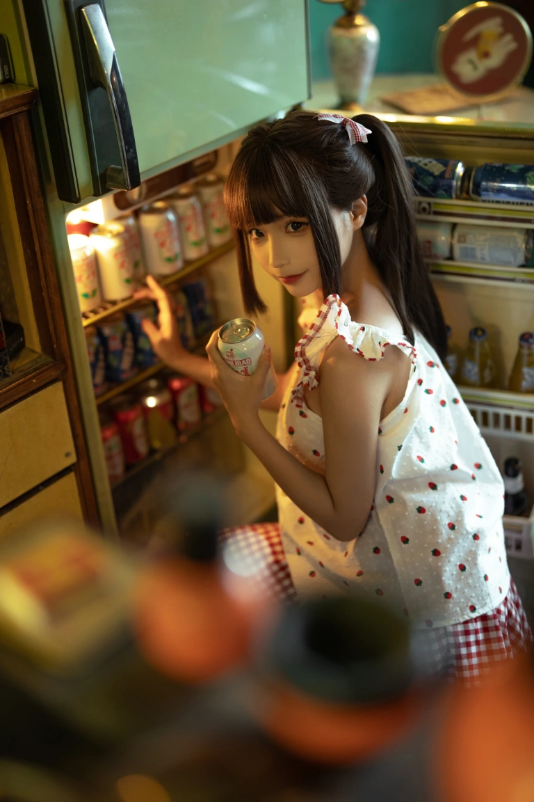 蠢沫沫《红格子》主题写真：118张全套美图