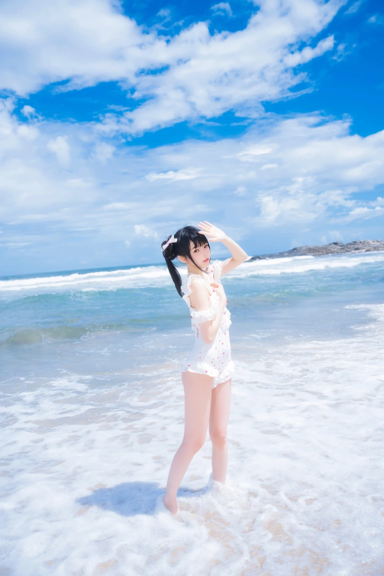 桜桃喵《雪顶冰淇淋》主题写真：17张全套美图