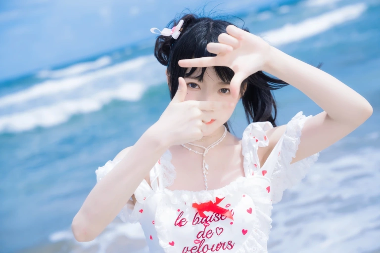 桜桃喵《雪顶冰淇淋》主题写真：17张全套美图