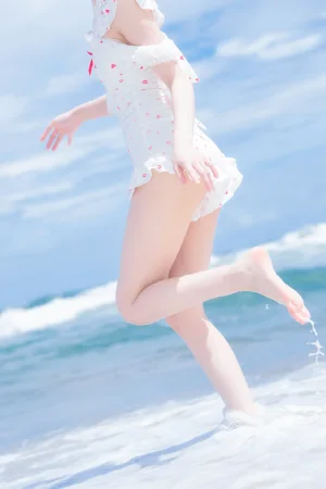 桜桃喵《雪顶冰淇淋》主题写真：17张全套美图