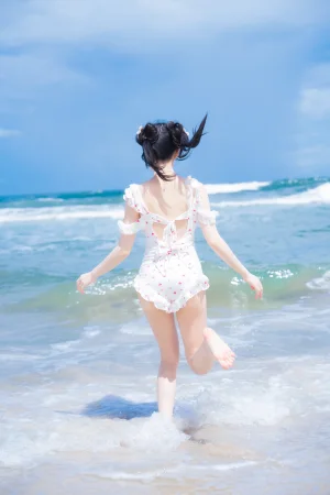桜桃喵《雪顶冰淇淋》主题写真：17张全套美图