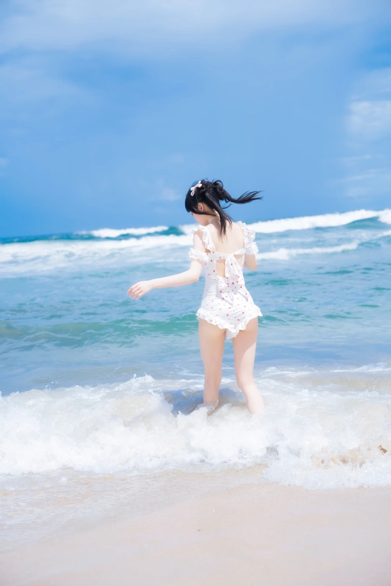 桜桃喵《雪顶冰淇淋》主题写真：17张全套美图
