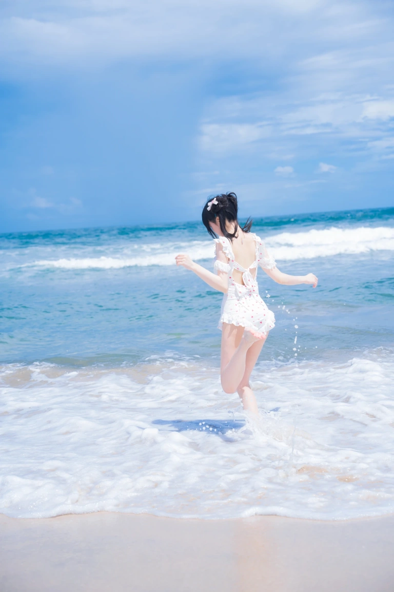 桜桃喵《雪顶冰淇淋》主题写真：17张全套美图