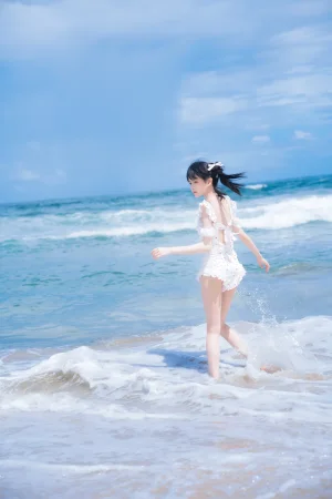 桜桃喵《雪顶冰淇淋》主题写真：17张全套美图