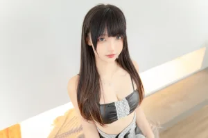 神楽坂真冬《第四季 序号44：《秋日暖屋》》主题写真：75张全套美图