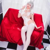 星之迟迟《2022月度计划 7月套图C 碧蓝航线 恶毒慵懒的白兔》主题写真：43张全套美图