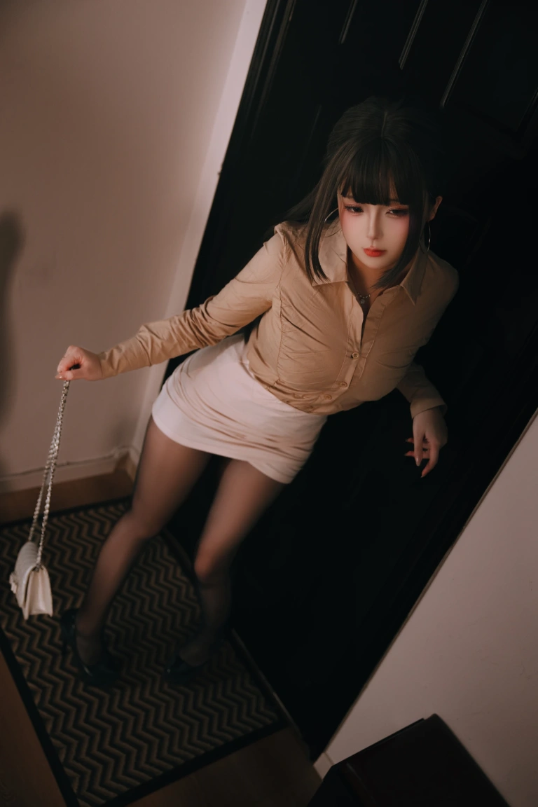 日奈娇(椎名莜)《醉酒同事》主题写真：243张全套美图，含8个视频