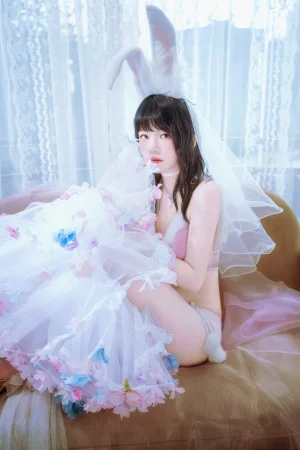 桜桃喵《花嫁兔》主题写真：54张全套美图，含2个视频