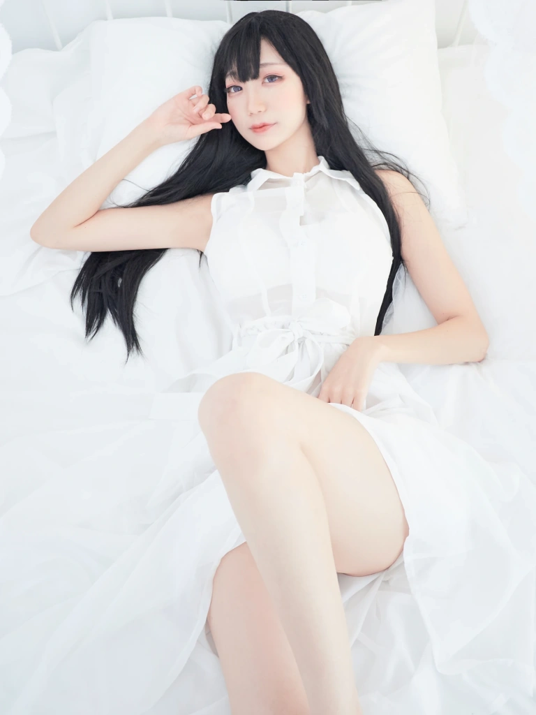 周叽是可爱兔兔《恶魔姐姐》主题写真：10张全套美图