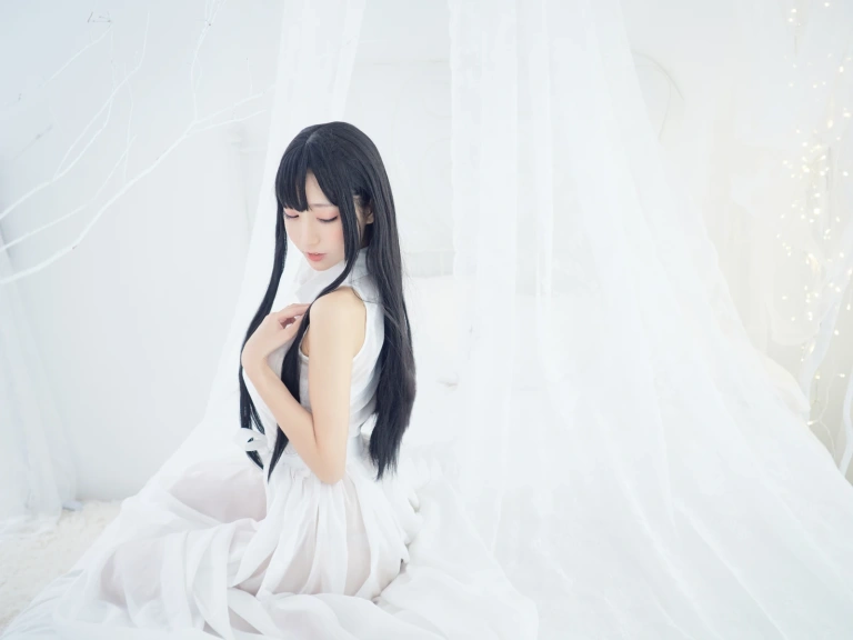 周叽是可爱兔兔《恶魔姐姐》主题写真：10张全套美图