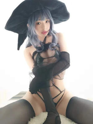 雯仔不讲道理《女巫》主题写真：32张全套美图，含4个视频