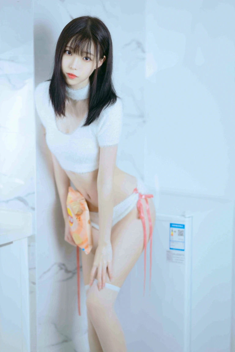 许岚《纯欲毛衣》主题写真：40张全套美图