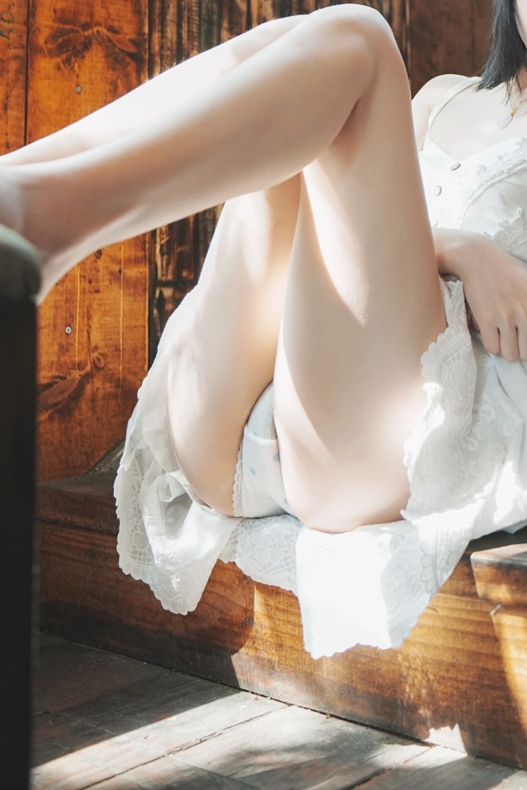 桜桃喵《森》主题写真：34张全套美图