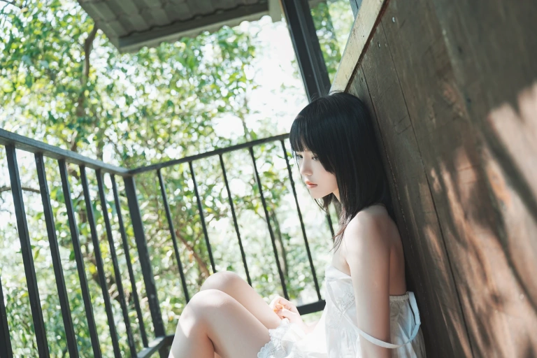 桜桃喵《森》主题写真：34张全套美图