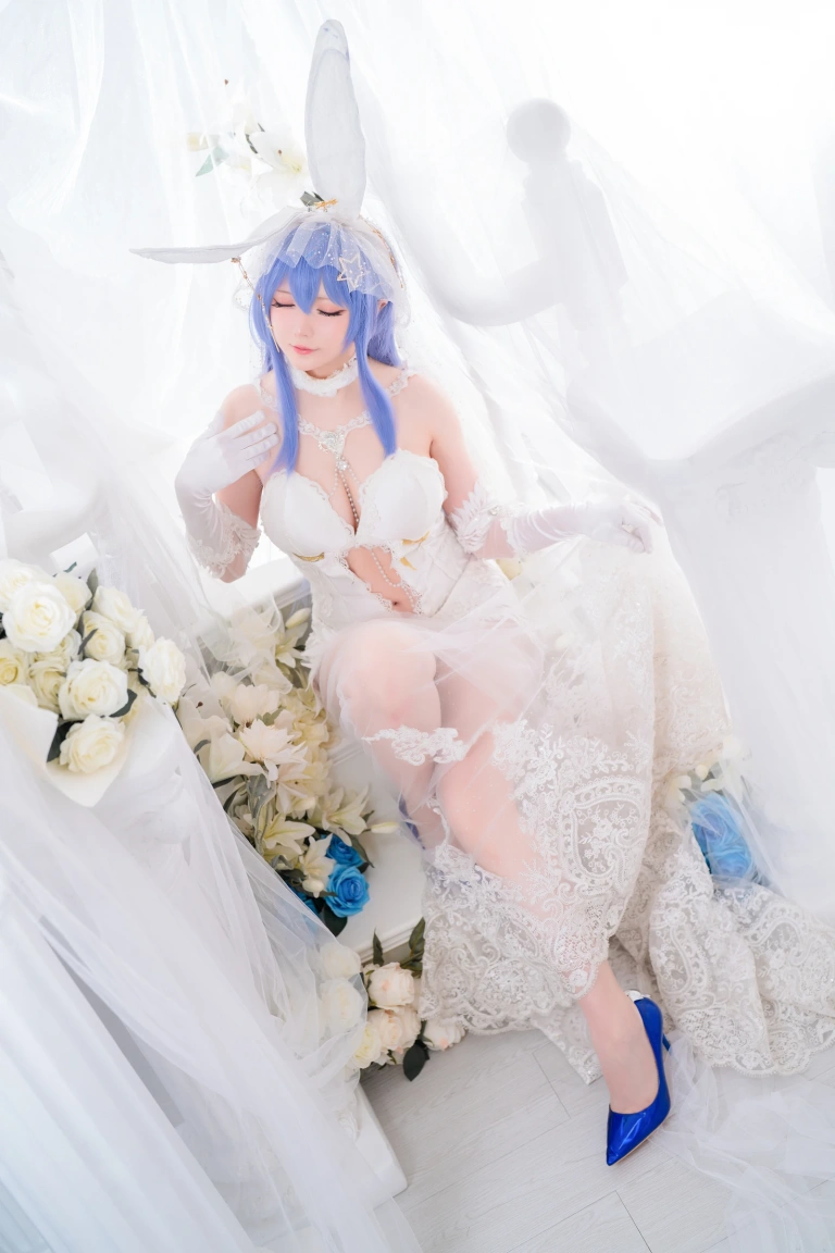 星之迟迟《碧蓝航线 花园兔女郎》主题写真：37张全套美图