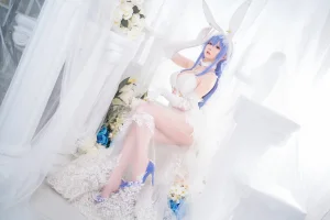 星之迟迟《碧蓝航线 花园兔女郎》主题写真：37张全套美图