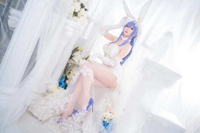 星之迟迟《碧蓝航线 花园兔女郎》主题写真：37张全套美图