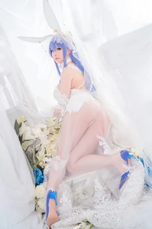 星之迟迟《碧蓝航线 花园兔女郎》主题写真：37张全套美图