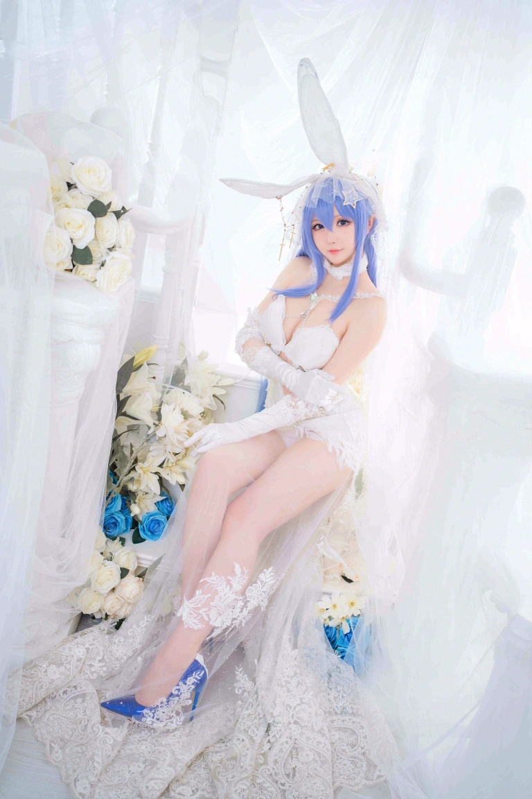 星之迟迟《碧蓝航线 花园兔女郎》主题写真：37张全套美图