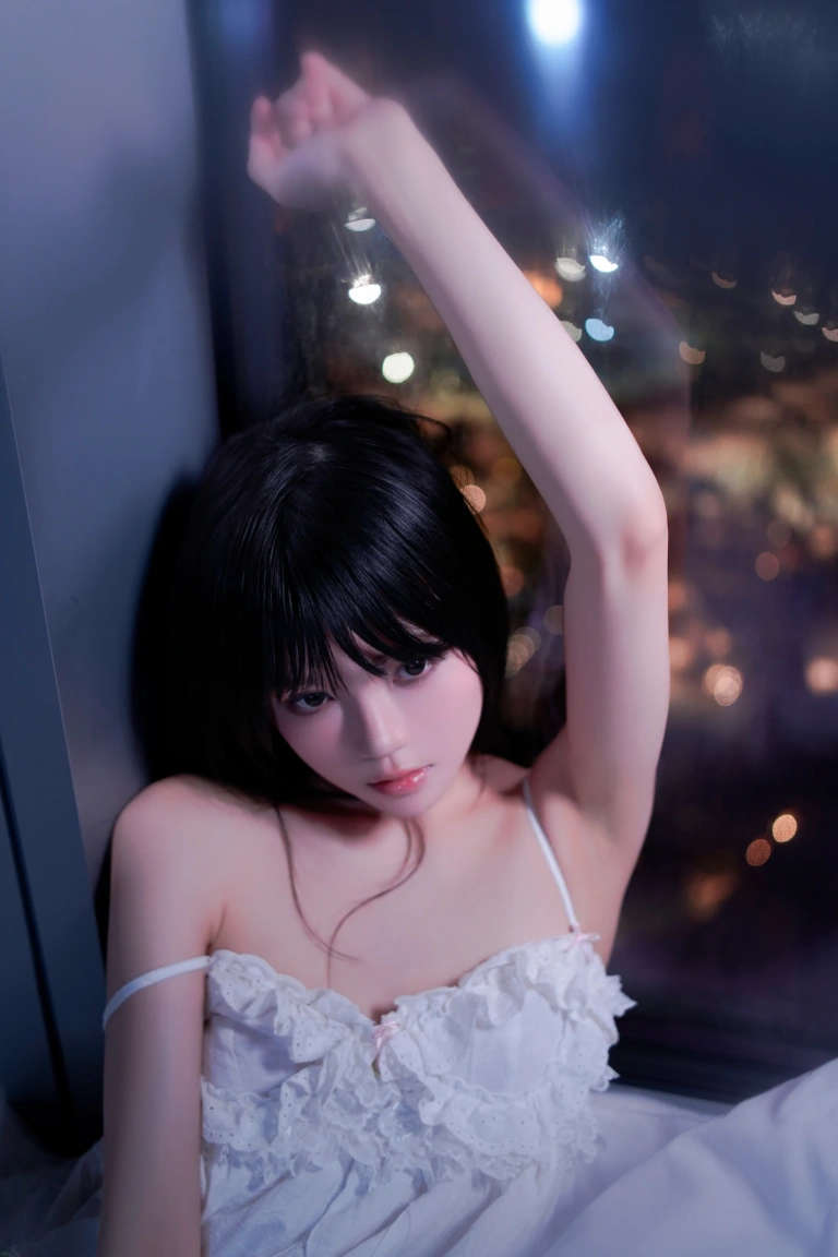 桜桃喵《小月光》主题写真：45张全套美图