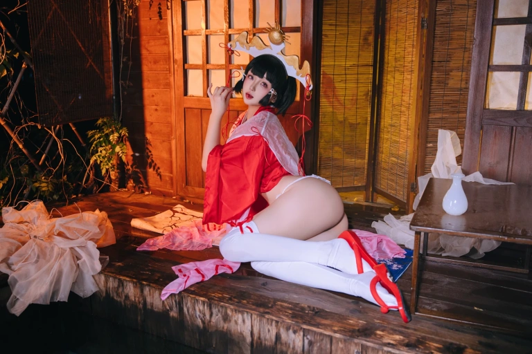日奈娇(椎名莜)《辉夜巫女》主题写真：130张全套美图，含1个视频
