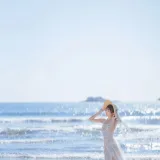 桜桃喵《发光的海》主题写真：18张全套美图