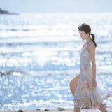 桜桃喵《发光的海》主题写真：18张全套美图