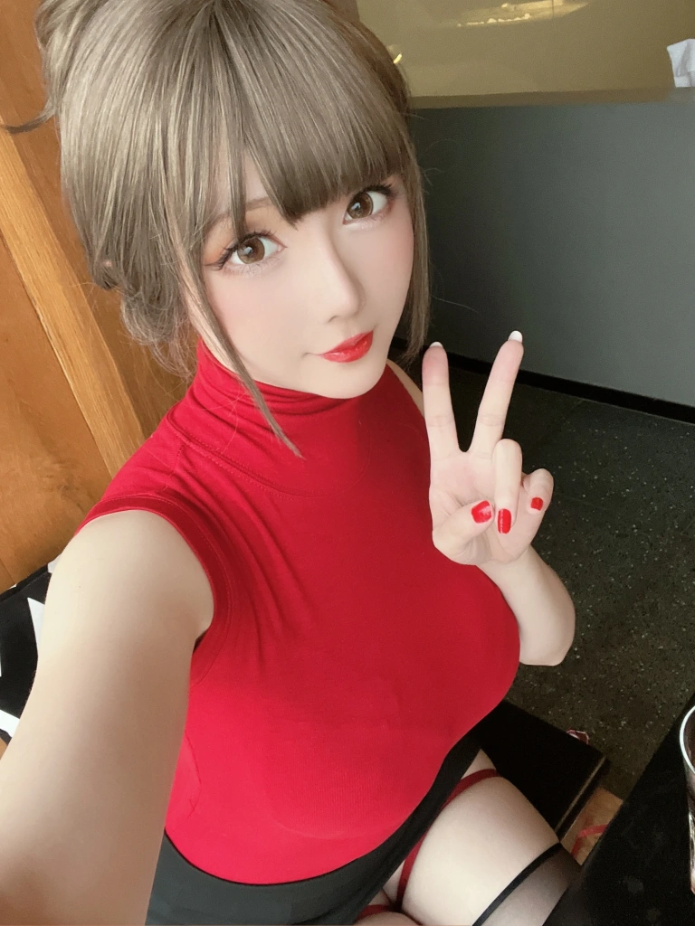 星之迟迟《2022月度计划 9月套图D 约会OL》主题写真：136张全套美图，含1个视频