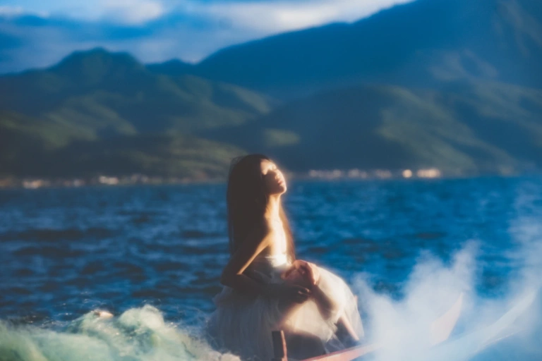 桜桃喵《船》主题写真：13张全套美图