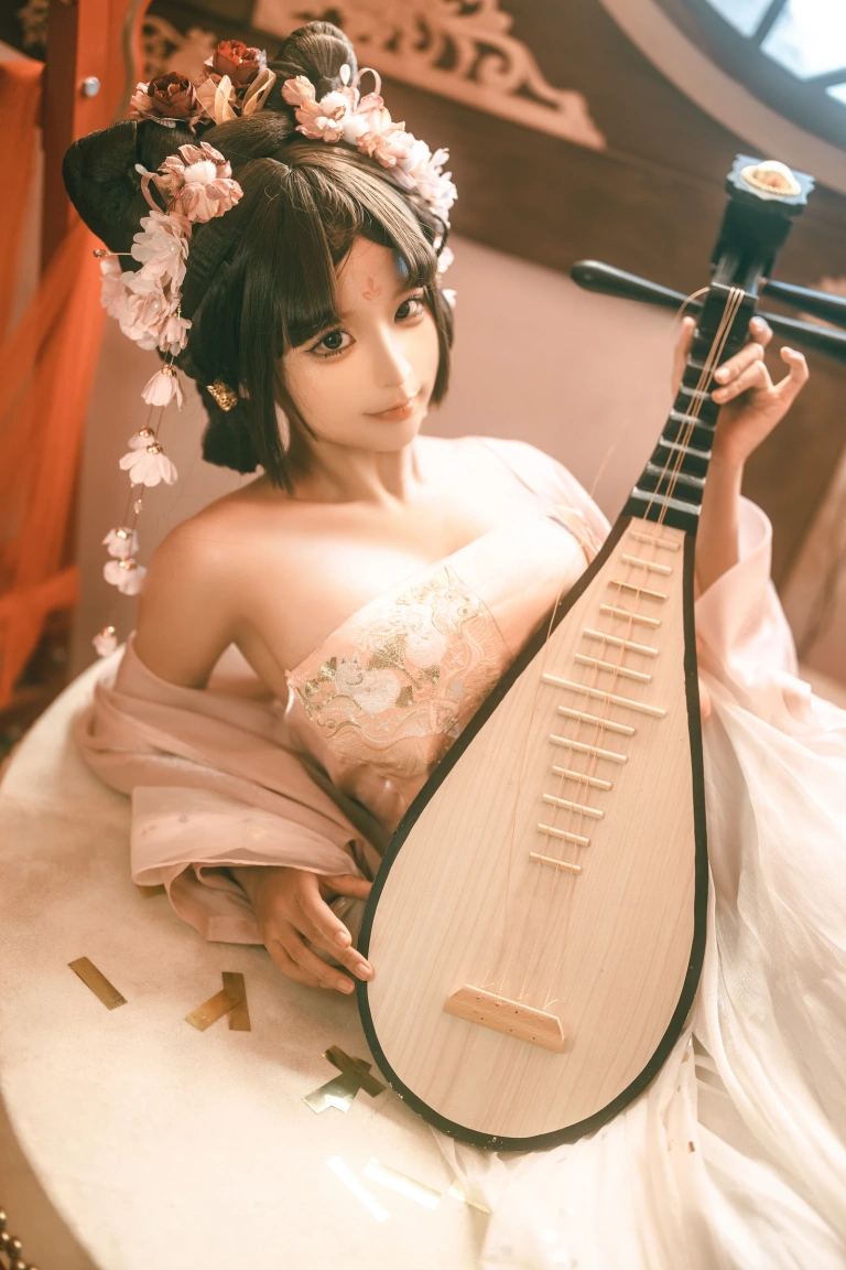 蠢沫沫《弦》主题写真：33张全套美图