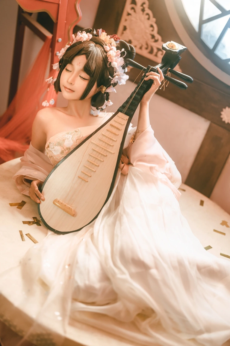 蠢沫沫《弦》主题写真：33张全套美图