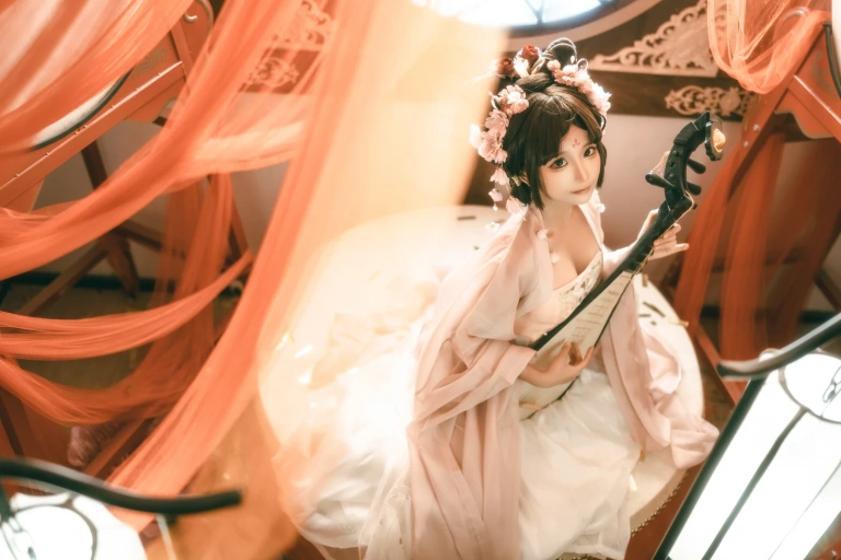 蠢沫沫《弦》主题写真：33张全套美图