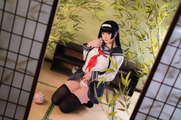 星之迟迟《2022月度计划 9月套图B 莲花JK》主题写真：36张全套美图